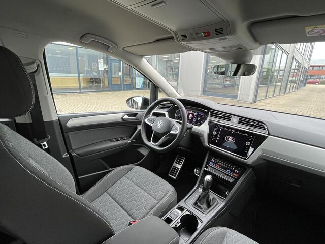 Volkswagen TOURAN 1.5 TSI Comfortline Business 7p | Navi/Adapt.Cruise/Clima/Camera/Privacy Glass/Apple CarPlay-Android Auto