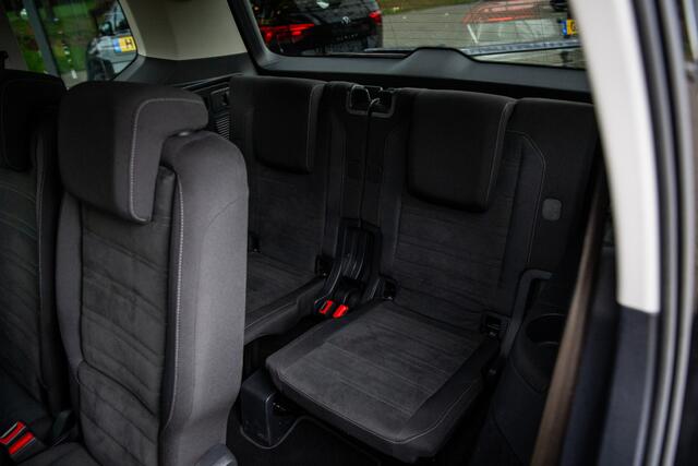 Volkswagen TOURAN 1.5 TSI Highline 7p , 7-persoons, Cruise control, Apple Carplay,