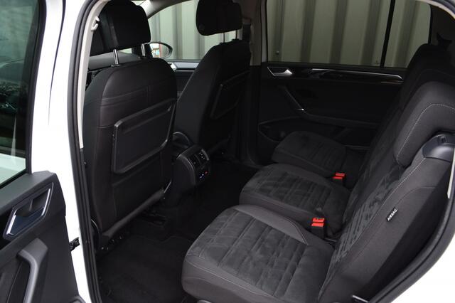 Volkswagen TOURAN 1.8 TSI DSG 180PK R-line Camera/LED/Navi/19''