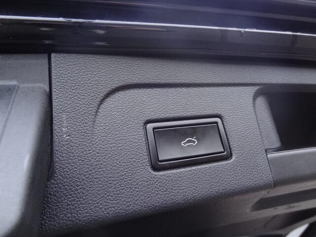 Volkswagen TOURAN 1.5 TSI Highline 7P | NAVI | KEYLESS