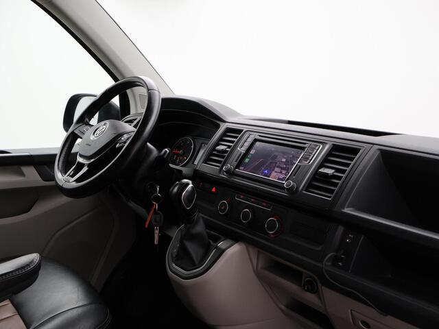 Volkswagen TRANSPORTER 2.0 TDI 204 PK DSG + LEDER / APPLE CARPLAY / 2500 KG TREKHAAK / CAMERA / STANDKACHEL