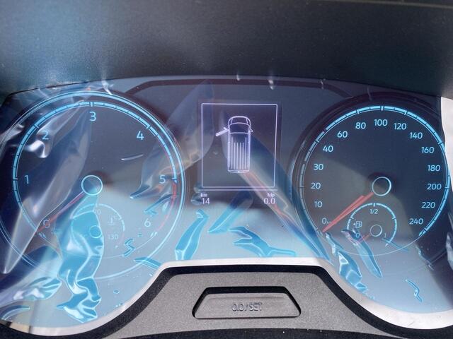 Volkswagen TRANSPORTER 2.0 TDI 110 pk L1H1 28 | Bijrijdersbank | Achterdeuren | A-Camera |