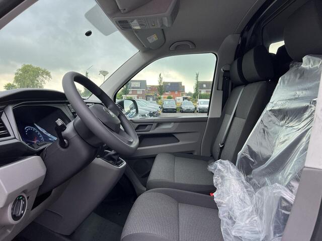 Volkswagen TRANSPORTER 2.0 TDI 110 pk L1H1 28 | Bijrijdersbank | Achterdeuren | A-Camera | Cruise | Navi via App |