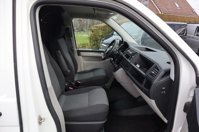 Volkswagen TRANSPORTER L1H1 26 2.0 TDI 84PK met Imperiaal,haak,airco