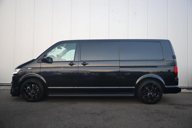 Volkswagen TRANSPORTER 2.0 TDI L2H1 DC Bulli 199PK DSG Automaat Black Edition Trekhaak Virtual Cockpit 20 Inch LMV Full LED Navigatie Camera Adaptive Cruise Carplay Android Parkeersensors