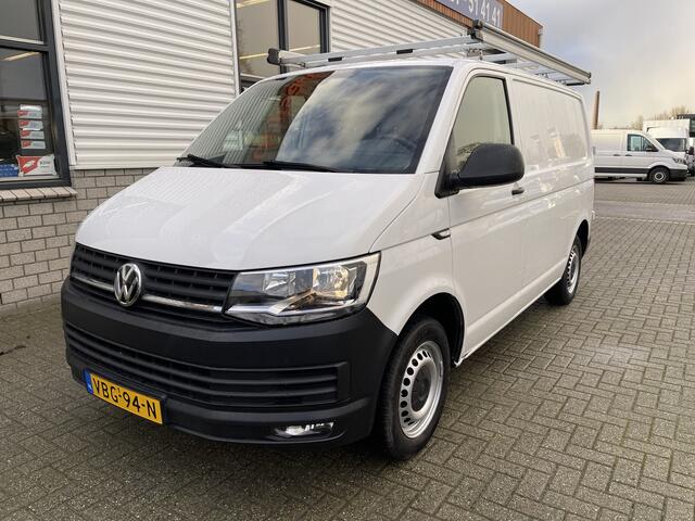 Volkswagen TRANSPORTER 2.0 TDI 102pk L1H1 Comfortline / vaste prijs rijklaar ¤ 16.950 ex btw / lease vanaf ¤ 311 / airco / cruise / imperial / bijrijdersbank / trekhaak / pdc achter / laadruimte beveiliging !