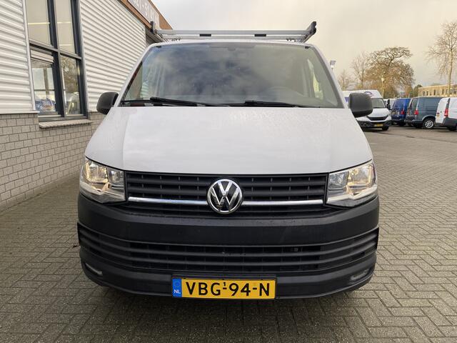 Volkswagen TRANSPORTER 2.0 TDI 102pk L1H1 Comfortline / vaste prijs rijklaar ¤ 16.950 ex btw / lease vanaf ¤ 311 / airco / cruise / imperial / bijrijdersbank / trekhaak / pdc achter / laadruimte beveiliging !