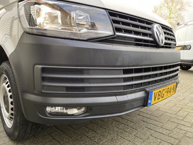 Volkswagen TRANSPORTER 2.0 TDI 102pk L1H1 Comfortline / vaste prijs rijklaar ¤ 16.950 ex btw / lease vanaf ¤ 311 / airco / cruise / imperial / bijrijdersbank / trekhaak / pdc achter / laadruimte beveiliging !
