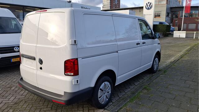 Volkswagen TRANSPORTER 6.1- 2.0 TDI L1H1 28 Comfortline 110 pk - Navi by App / Camera / Cruise