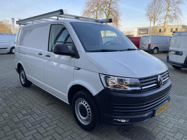 Volkswagen TRANSPORTER 2.0 TDI L1H1 Comfortline / vaste prijs rijklaar ¤ 16.950 ex btw / lease vanaf ¤ 311 / Bott ingerichte laadruimte / airco / cruise / imperial / trekhaak 2200 kg ! / euro 6