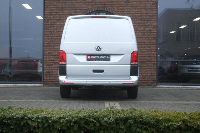 Volkswagen TRANSPORTER 2.0 TDI DSG 150pk L1H1 32 Navigatie, 3 zits