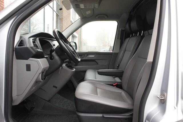 Volkswagen TRANSPORTER 2.0 TDI DSG 150pk L1H1 32 Navigatie, 3 zits