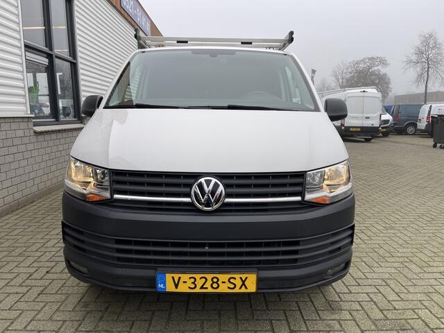 Volkswagen TRANSPORTER 2.0 TDI L1H1 Comfortline / vaste prijs rijklaar ¤ 17.950 ex btw / Bott ingerichte laadruimte / lease vanaf ¤ / airco / cruise / imperial / euro 6 diesel / trekhaak !
