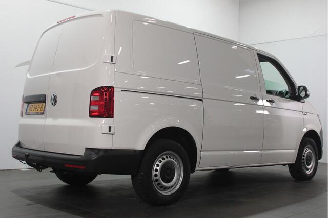 Volkswagen TRANSPORTER 2.0 TDI L1H1 - 3 pers. - Bluetooth / Cruise / Trekhaak