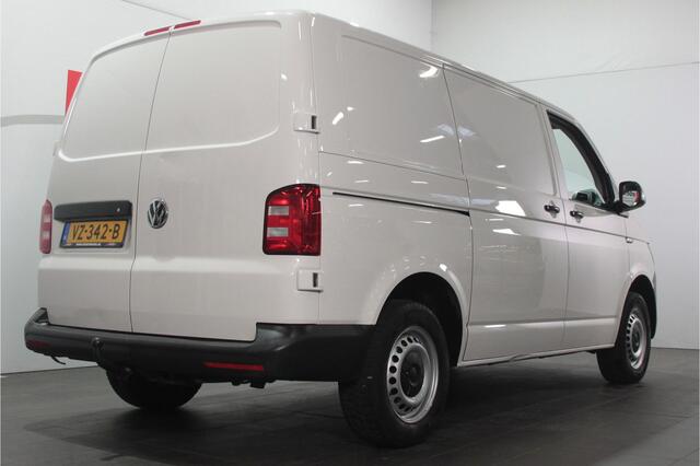 Volkswagen TRANSPORTER 2.0 TDI L1H1 - 3 pers. - Bluetooth / Cruise / Trekhaak