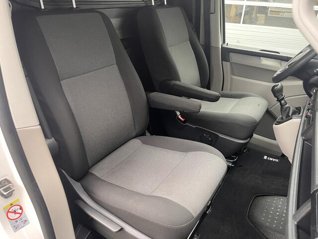 Volkswagen TRANSPORTER 2.0 TDI L2H1 Airco Cruise controle Kastinrichting Sortimo Parkeersensoren achter Telefoonvoorbereiding 2-Persoons Usb aansluiting 1e eigenaar Euro 6 Bestel