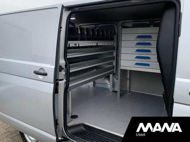 Volkswagen TRANSPORTER 2.0TDI L1H1 150pk Automaat Highline Leder Airco Sensoren Cruise CarPlay Navi Sortimo-Inrichting Verwarmde-Voorruit
