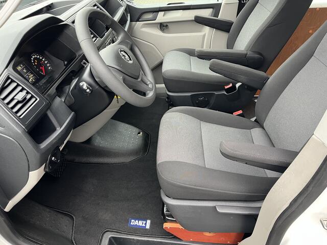 Volkswagen TRANSPORTER Kombi 2.0 TDI DSG Automaat L1H1 BTW en BPM vrij Airco Cruise control Trekhaak PDC 1e eigenaar Euro 6 Combi Personenbus Passenger Groepsvervoer Taxi