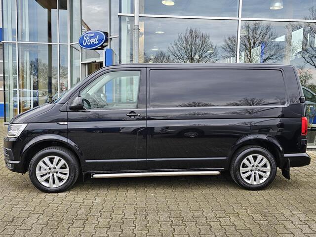 Volkswagen TRANSPORTER 2.0 TDI L1H1 | 204 pk ! Automaat | Trekhaak | Full led | Camera | Navigatie | Stuurwielbediening | Sidebars | Bijrijdersbank | Nette auto!