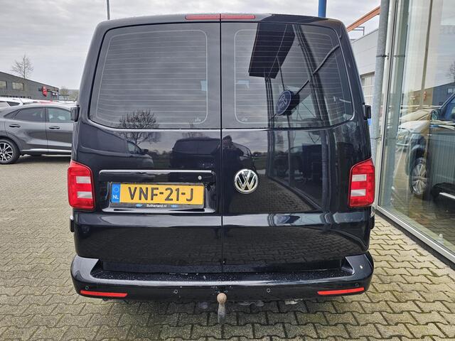 Volkswagen TRANSPORTER 2.0 TDI L1H1 | 204 pk ! Automaat | Trekhaak | Full led | Camera | Navigatie | Stuurwielbediening | Sidebars | Bijrijdersbank | Nette auto!