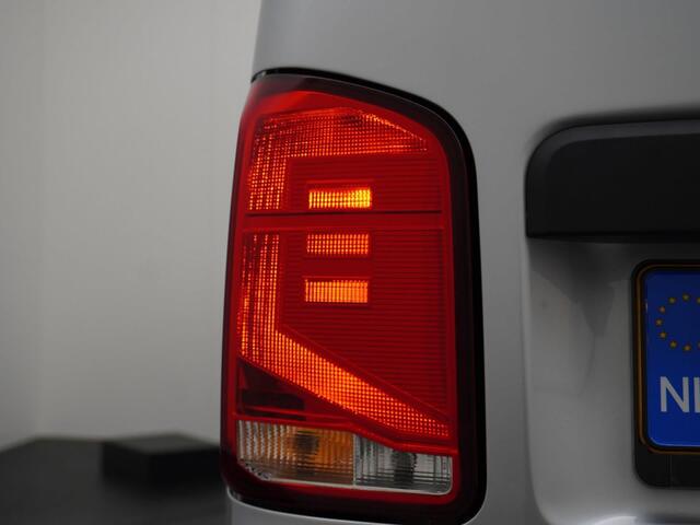 Volkswagen TRANSPORTER 2.0 TDI L2H1 30 DC COMFORTLINE BPM VRIJ! EXEC. PLUS Pakket | DUBBELE CABINE |