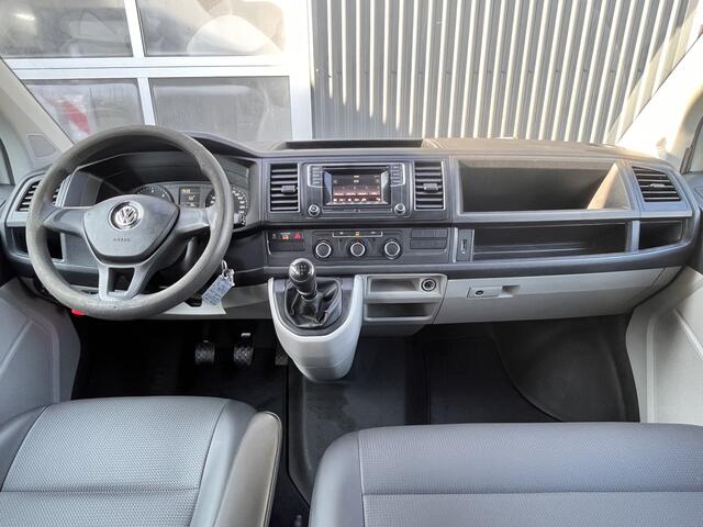 Volkswagen TRANSPORTER 2.0 TDI L2H1 DC Laadkraan Airco Trekhaak 2200kg 6 persoons Euro 6 Open laadbak Pick up p-up Bakwagen 1e eigenaar Kraan Laadkraan Dubbele cabine