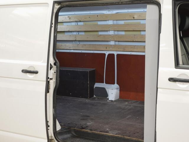 Volkswagen TRANSPORTER 110pk L2H1 T6.1 Airco Leder Radio Bluetooth Achterklep Euro6