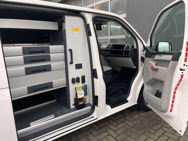 Volkswagen TRANSPORTER 2.0 TDI L1H1 Airco Cruise controle Trekhaak 2200kg Kastinrichting Omvormer Standkachel Telefoonvoorbereiding 2-Persoons 1e eigenaar Euro 6 Bpm vrij voor particulier gebruik!!