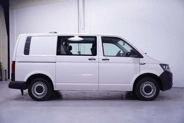 Volkswagen TRANSPORTER 2.0 TDI 115 pk L1H1 Dubbel Cabine 2x Schuifdeur Navi, Camera, Apple Carplay, 5-Zits