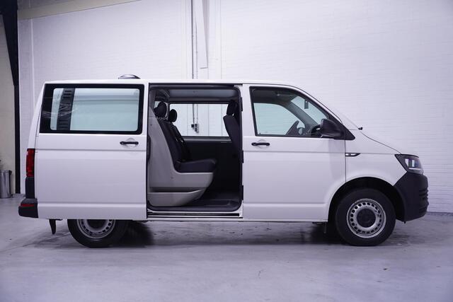 Volkswagen TRANSPORTER 2.0 TDI 115 pk L1H1 Dubbel Cabine 2x Schuifdeur Navi, Camera, Apple Carplay, 5-Zits