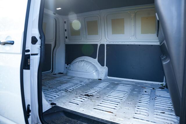 Volkswagen TRANSPORTER 2.0 TDI L1H1 28 Cruise Airco PDC Carplay