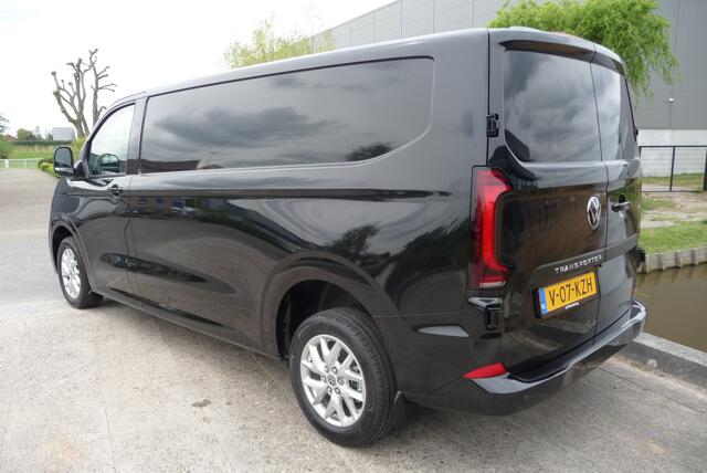 Volkswagen TRANSPORTER 2.0 TDI L2H1 30 Bulli Autm 170 pk BPM Voordeel