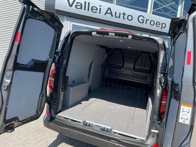 Volkswagen TRANSPORTER 2.0 TDI L2H1 30 Style | Led koplampen | Navigatie | 19"lm velgen | Achterdeurspoiler | Dichte achterdeuren | Sidestepszwart | Volledige betimmering laadruimte | Glaslook panelen |