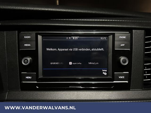 Volkswagen TRANSPORTER 2.0 TDI 150 pk L2H1 Euro6 Airco | Trekhaak | Apple Carplay | Android Auto Parkeersensoren, Cruisecontrol