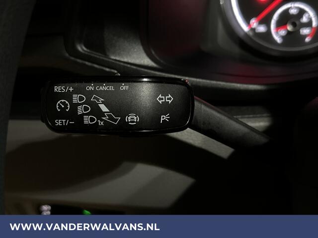 Volkswagen TRANSPORTER 2.0 TDI 150 pk L2H1 Euro6 Airco | Trekhaak | Apple Carplay | Android Auto Parkeersensoren, Cruisecontrol