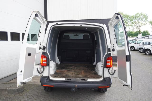 Volkswagen TRANSPORTER 2.0 TDI 150PK Automaat EURO 6 Export - Airco - Cruise - PDC - ¤ 10.950,- Ex. BTW