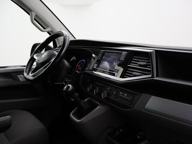 Volkswagen TRANSPORTER 2.0 TDI 150 PK L2H1 DUBBEL CABINE + 2500 KG TREKHAAK | APPLE CARPLAY
