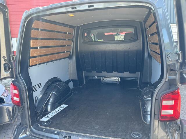 Volkswagen TRANSPORTER 2.0 TDI L2H1 Highline MARGE / AUTOMAAT / TREKHAAK / LEDER / NAVI / AIRCO / PDC / DAB+ / CRUISE / NL-AUTO