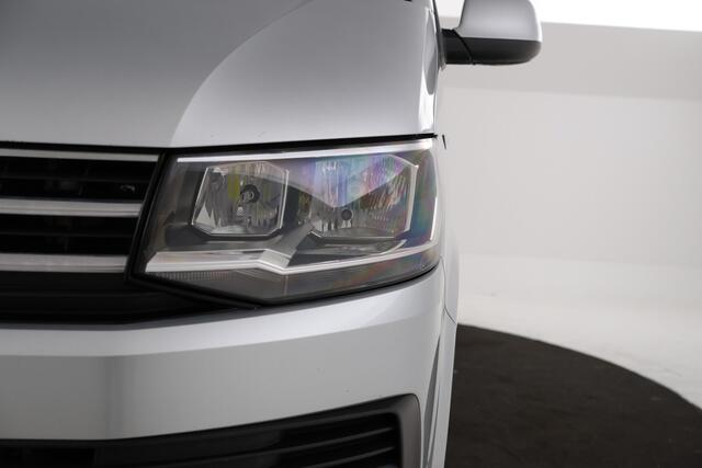 Volkswagen TRANSPORTER 2.0 TDI L2H1 DC Highline Automaat, Volleder, Schuifdak! Panoramadak , Automaat , Elektrische schuifdeuren
