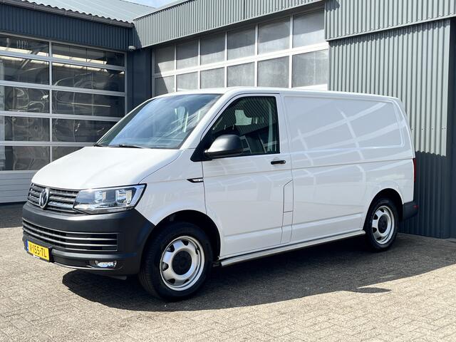 Volkswagen TRANSPORTER 2.0 TSI L1H1 Benzine Airco Cruise controle Navigatie Apple carplay Parkeerhulp achter 3-Persoons Bpm vrij voor particulier gebruik!!