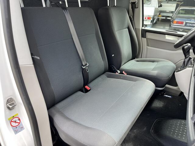 Volkswagen TRANSPORTER 2.0 TSI L1H1 Benzine Airco Cruise controle Navigatie Apple carplay Parkeerhulp achter 3-Persoons Bpm vrij voor particulier gebruik!!