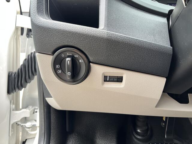 Volkswagen TRANSPORTER 2.0 TSI L1H1 Benzine Airco Cruise controle Navigatie Apple carplay Parkeerhulp achter 3-Persoons Bpm vrij voor particulier gebruik!!