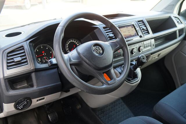 Volkswagen TRANSPORTER 2.0 TDI L2H1 Highline + NAVI / TREKHAAK / SENSOREN / CRUISE CONTROL