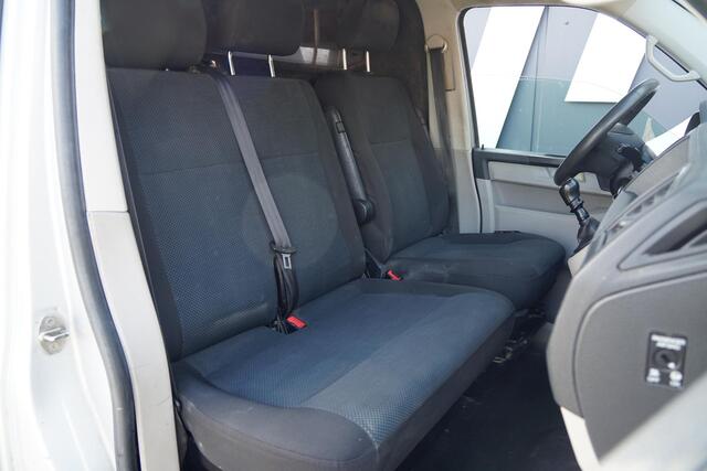 Volkswagen TRANSPORTER 2.0 TDI L2H1 Highline + NAVI / TREKHAAK / SENSOREN / CRUISE CONTROL