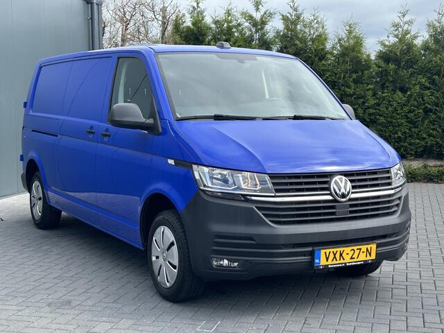 Volkswagen TRANSPORTER 2.0 TDI 150 PK AUTOMAAT DSG COMFORTLINE EXE / L2H1 / 1e EIG. / 24.504KM !! / AIRCO / CRUISE / NAVI / APPLE CARPLAY / 3 - ZITS