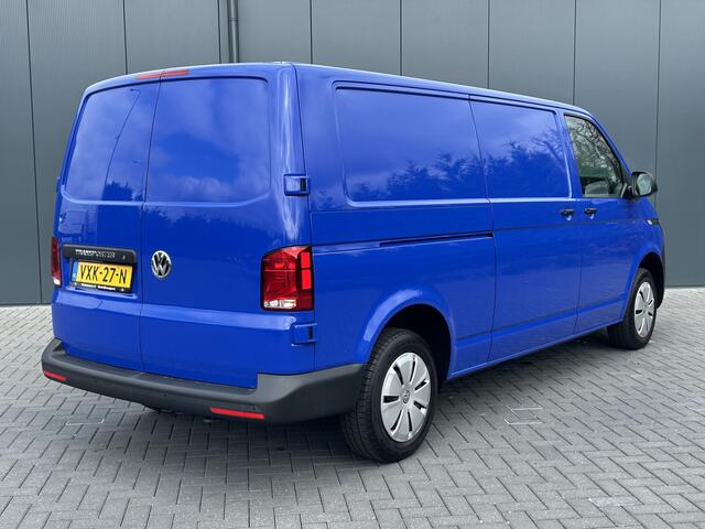 Volkswagen TRANSPORTER 2.0 TDI 150 PK AUTOMAAT DSG COMFORTLINE EXE / L2H1 / 1e EIG. / 24.504KM !! / AIRCO / CRUISE / NAVI / APPLE CARPLAY / 3 - ZITS