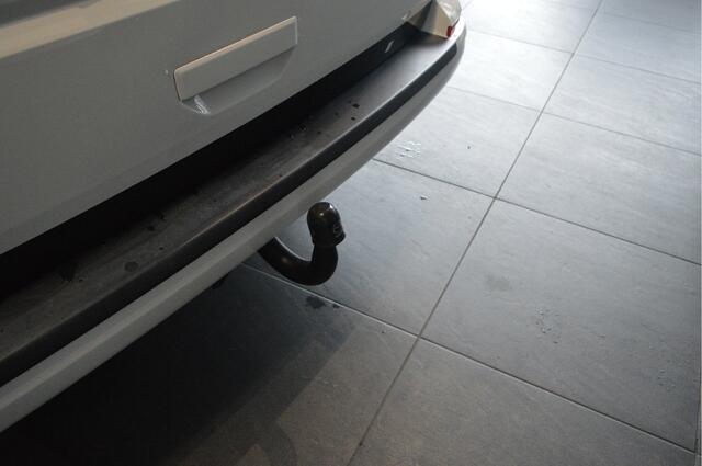 Volkswagen TRANSPORTER 2.0 TDI L2H1 EDITION navi airco camera trekhaak 150 pk !!