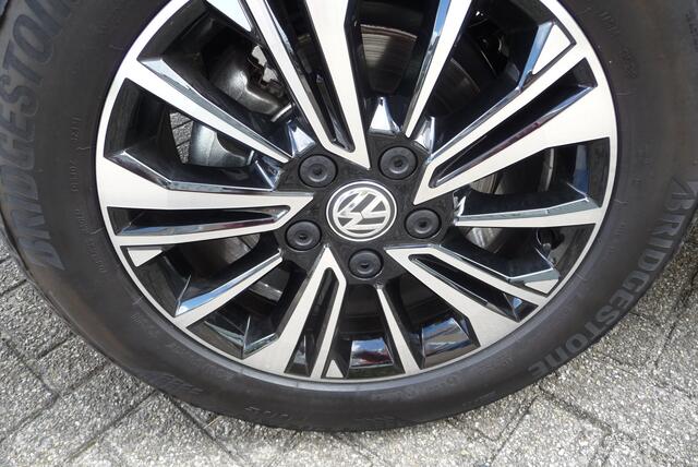 Volkswagen TRANSPORTER 2.0 TDI L2H1 Highline Autm. 204pk 2 schuifdeuren , achterdeuren BPM vrij