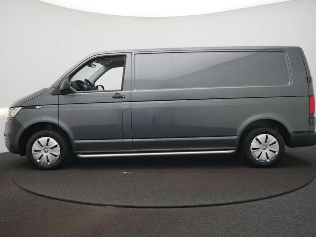 Volkswagen TRANSPORTER 2.0 TDI L2H1 110PK | Airco | Navigatie ( Apple Carplay / Android auto ) | Trekhaak |