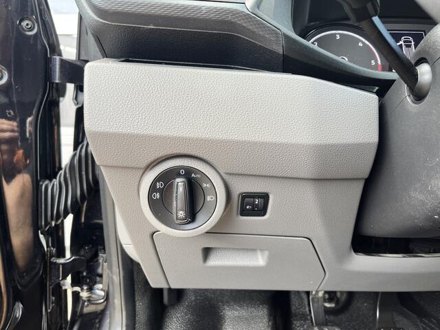 Volkswagen TRANSPORTER 2.0 TDI L2H1 DC 150PK Airco Cruise controle Telefoonverbinding Trekhaak 2500kg trekgewicht Apple carplay Navigatiesysteem schuifdeur Euro 6 DC 1e eigenaar Dealer onderhouden